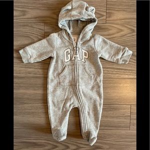 Baby Gap grey sweater one piece Sz 0-3 months